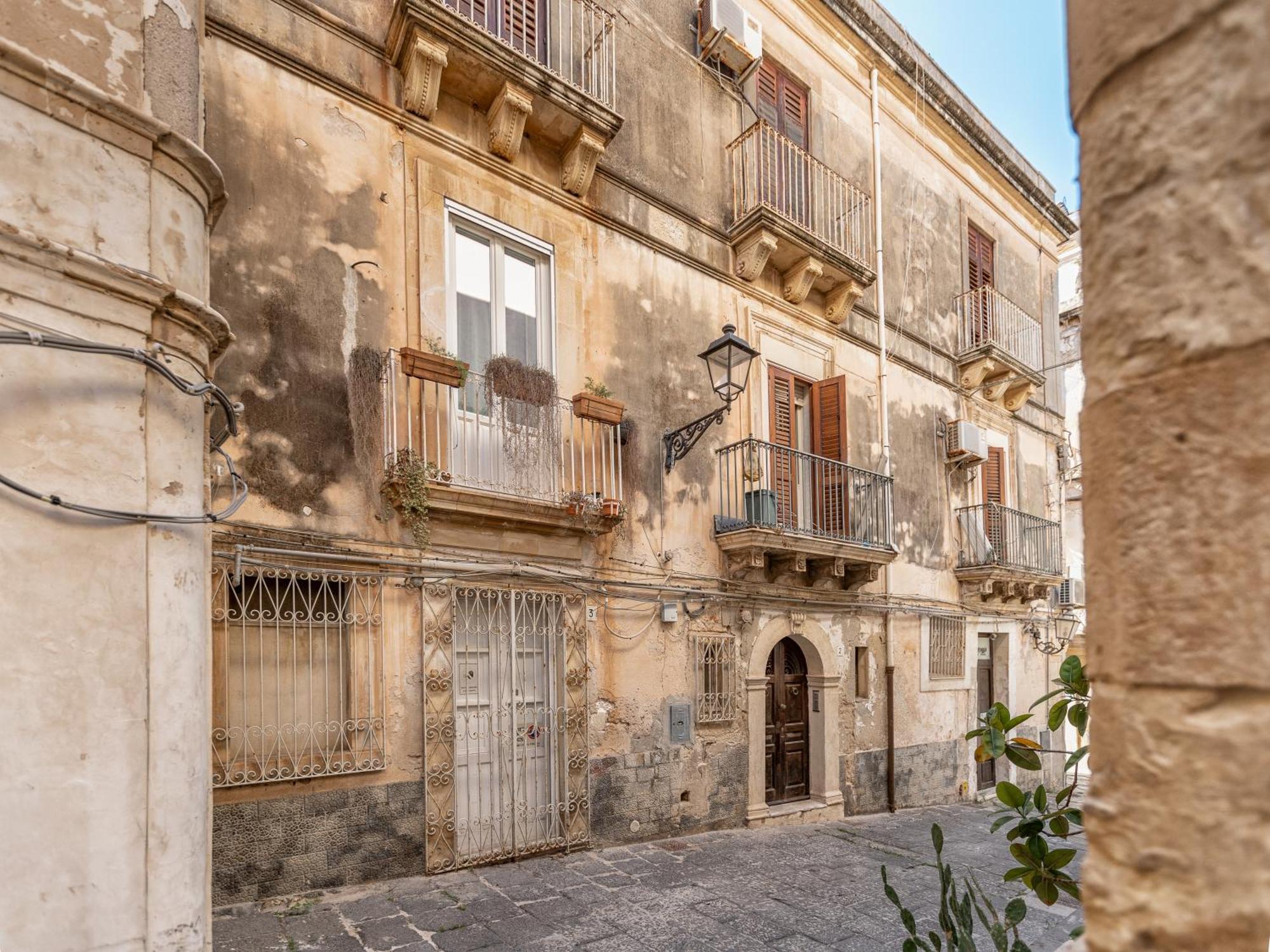 Suite San Tommaso - Ortigia Holidays シラクーサ エクステリア 写真